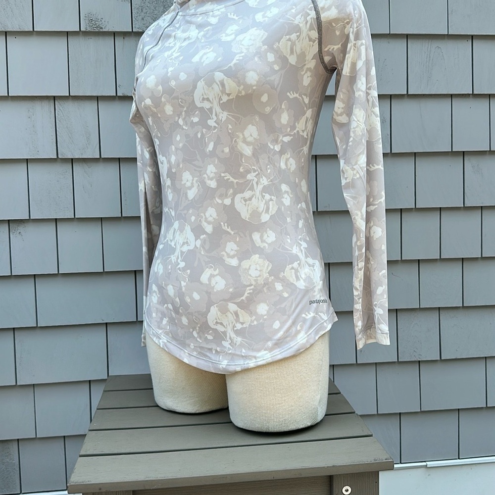 Patagonia Women’s Tropic Comfort Hoody Long Sleeve Sun Shirt- XS- New